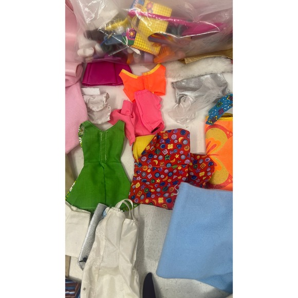 HUGE LOT Vintage Mattel 1977 Barbie Ken Dolls+ Carry Case  Vintage Barbie Doll Clothes Lot Ken Outfits Accessories Pink Carrying Case Huge